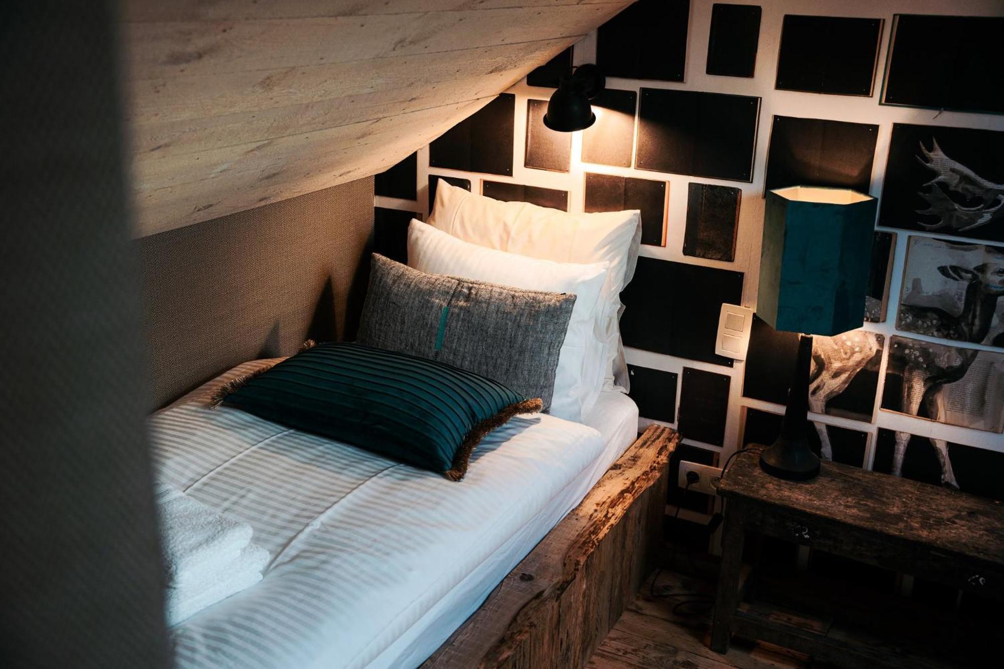 Oustalet Spa Luaran gambar