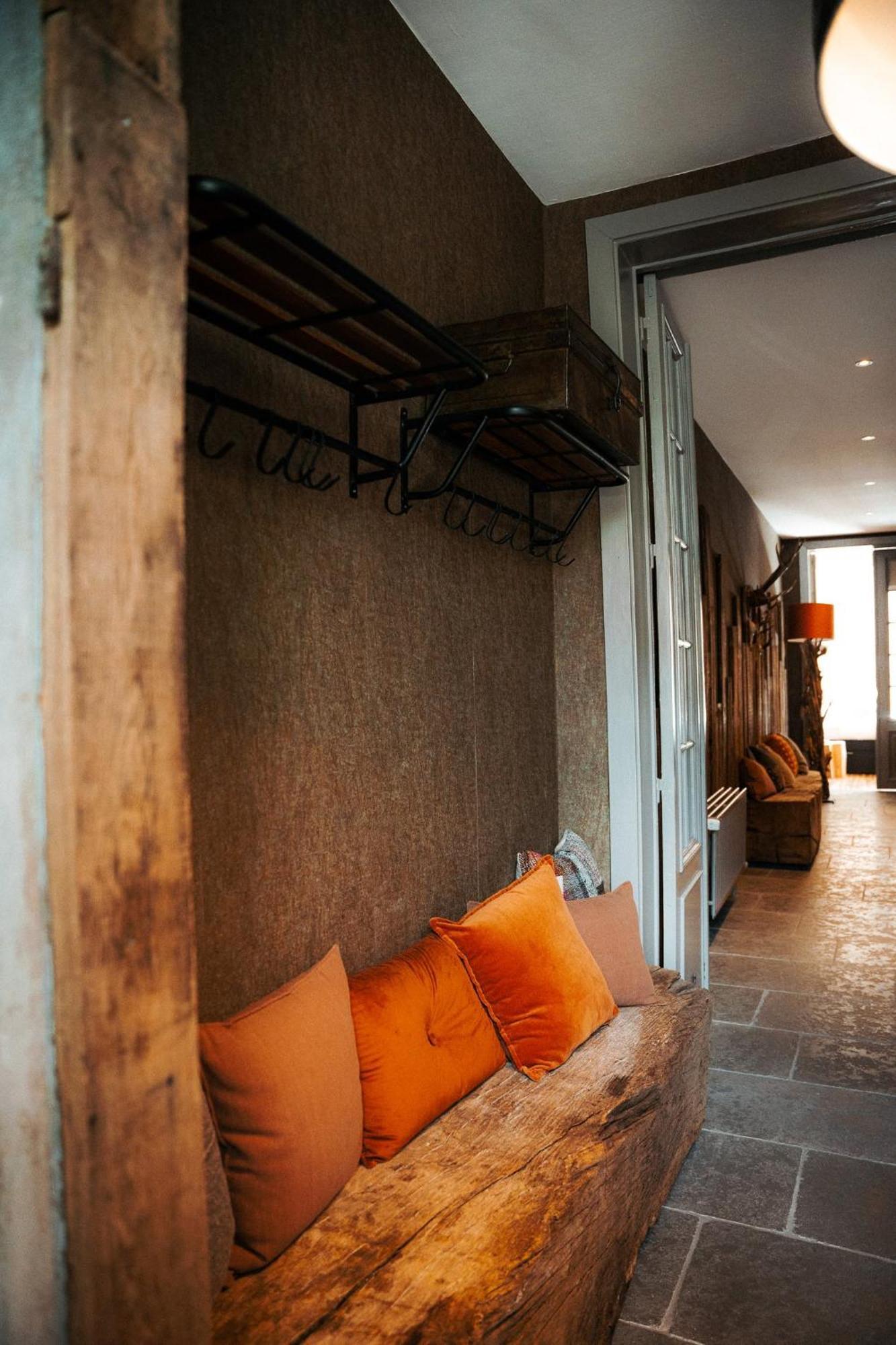 Oustalet Spa Luaran gambar